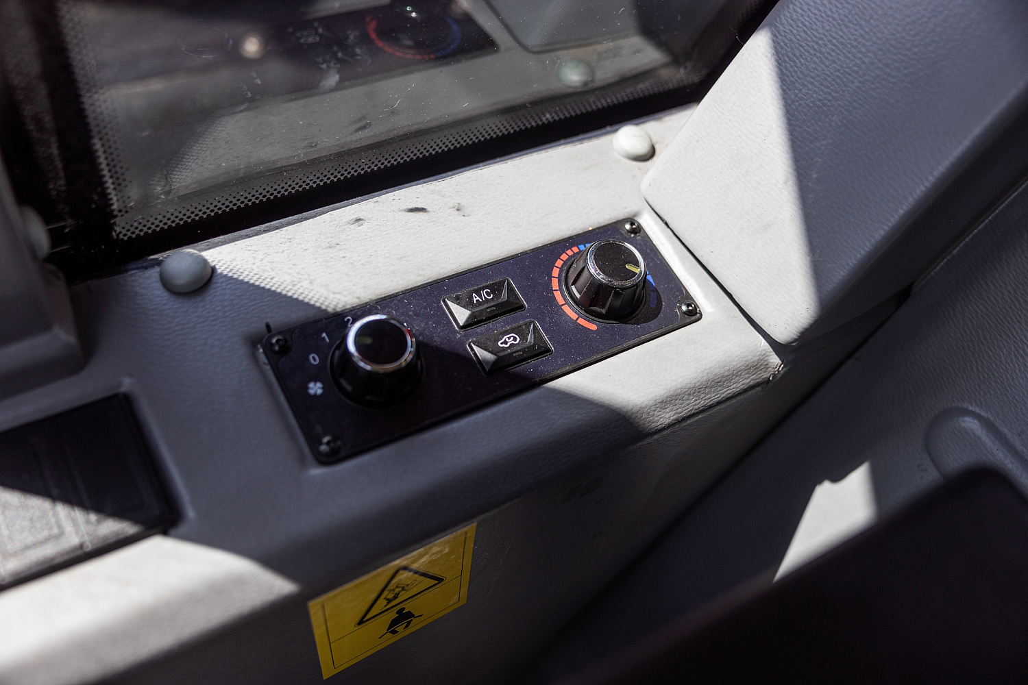 Погрузчик OPTITECH TH 738S, 140 л.с. Пауэр Шифт | Power Shift